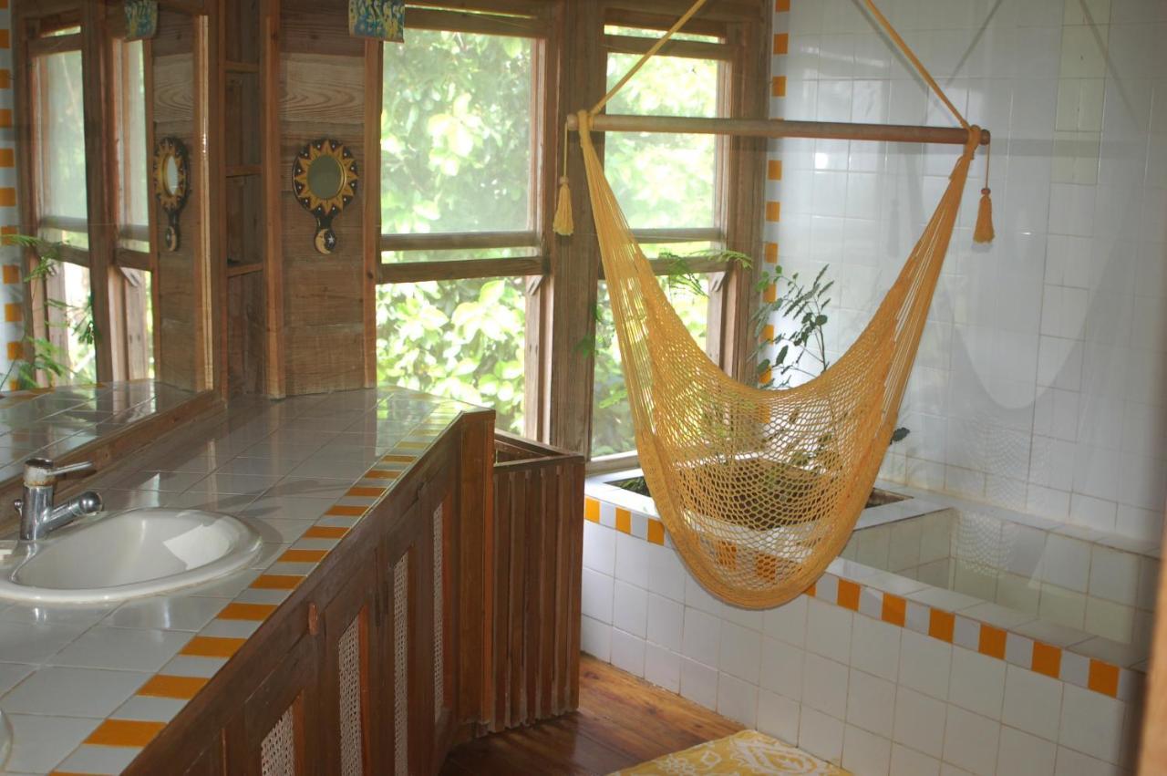 Roatan Bed & Breakfast Apartments West End Ngoại thất bức ảnh