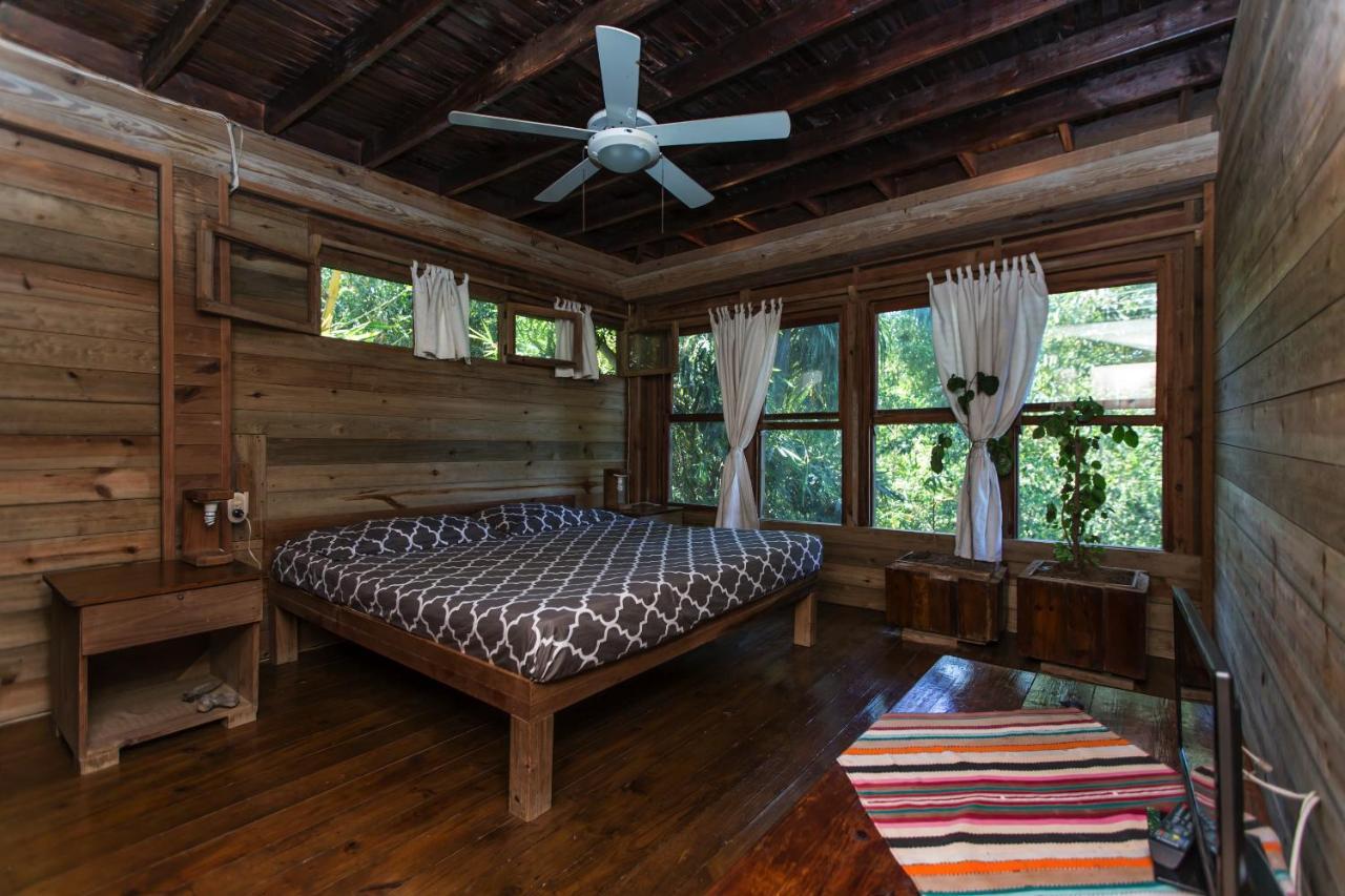 Roatan Bed & Breakfast Apartments West End Ngoại thất bức ảnh