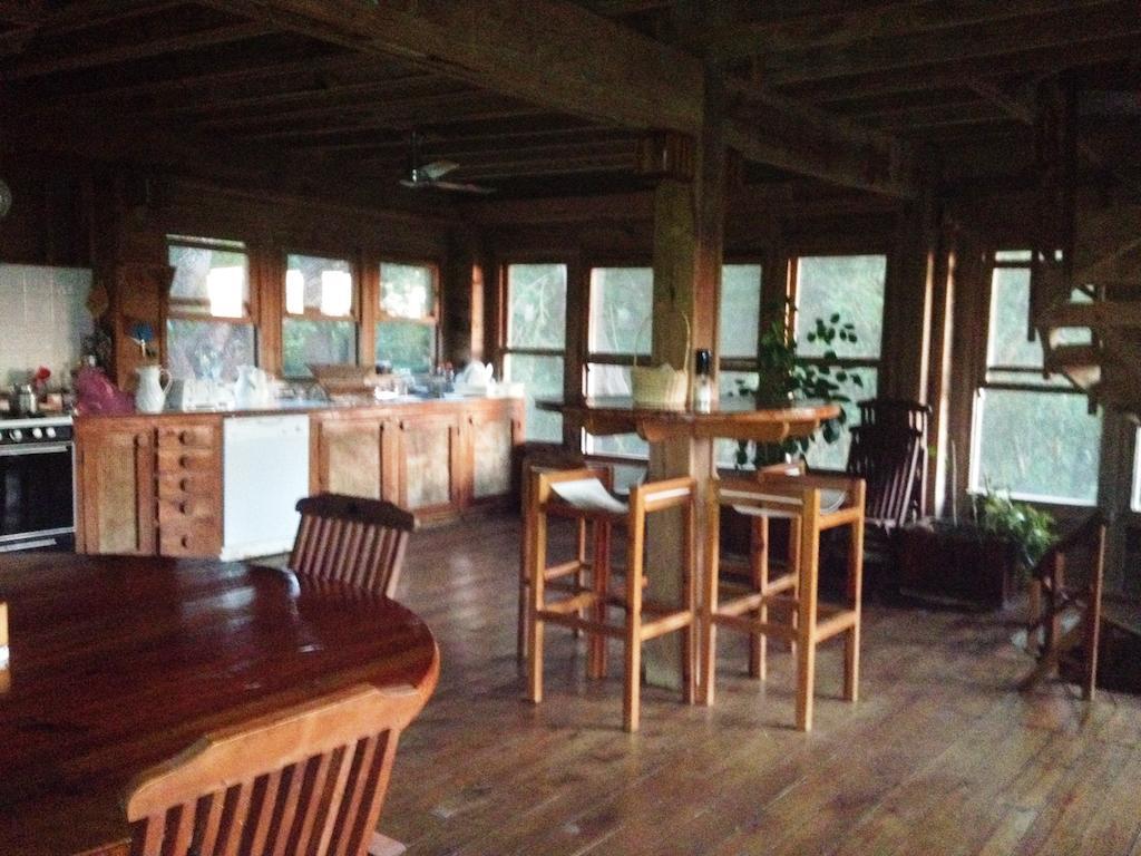 Roatan Bed & Breakfast Apartments West End Ngoại thất bức ảnh