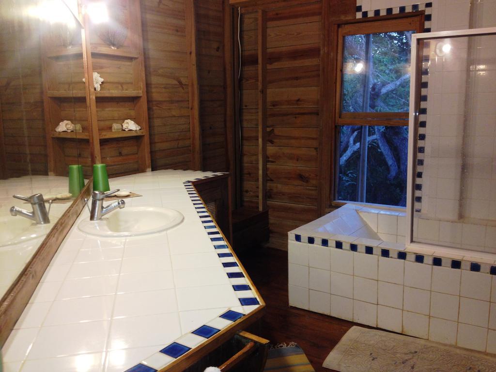 Roatan Bed & Breakfast Apartments West End Ngoại thất bức ảnh