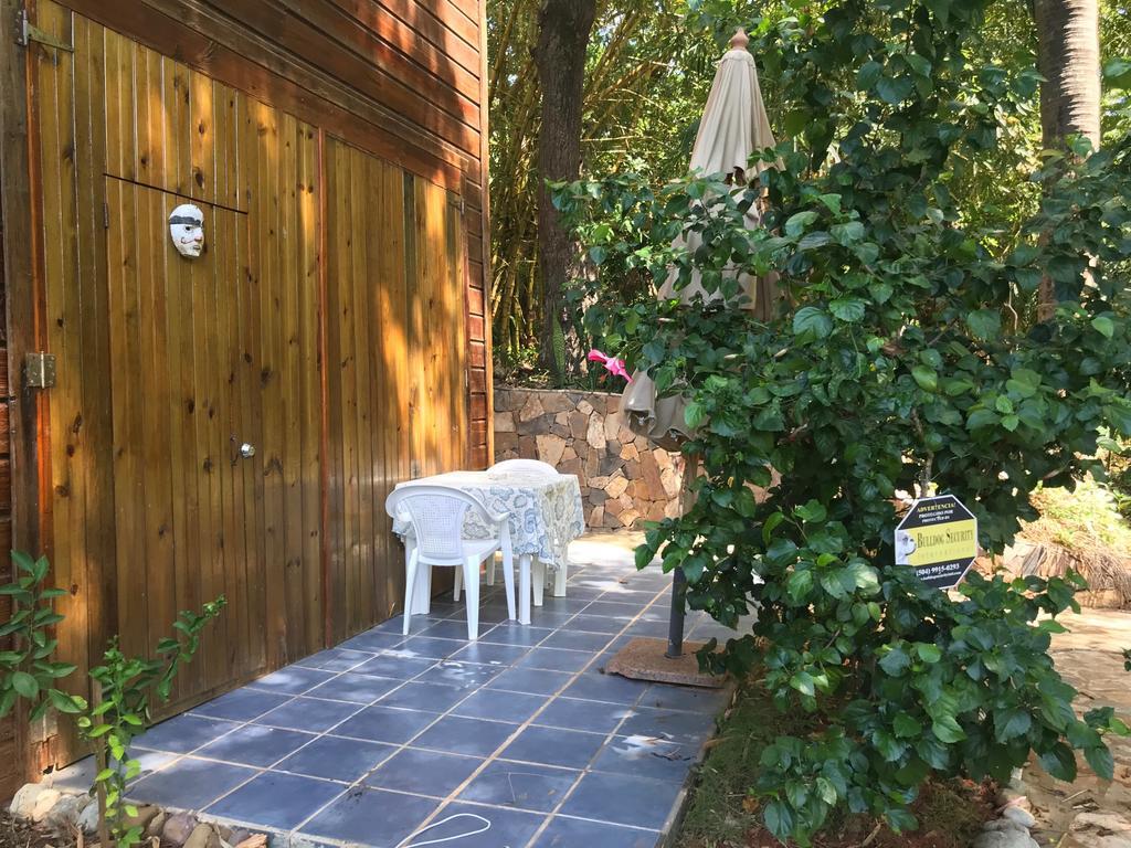 Roatan Bed & Breakfast Apartments West End Ngoại thất bức ảnh