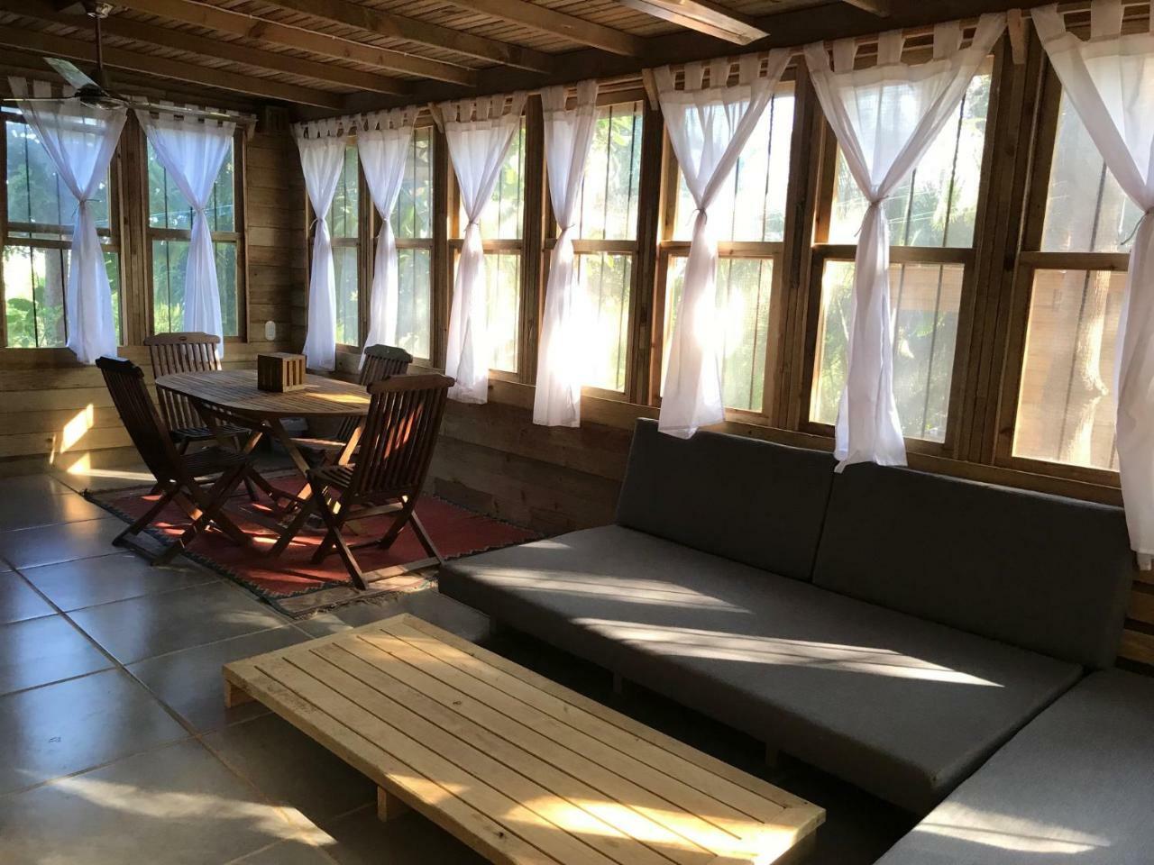 Roatan Bed & Breakfast Apartments West End Ngoại thất bức ảnh