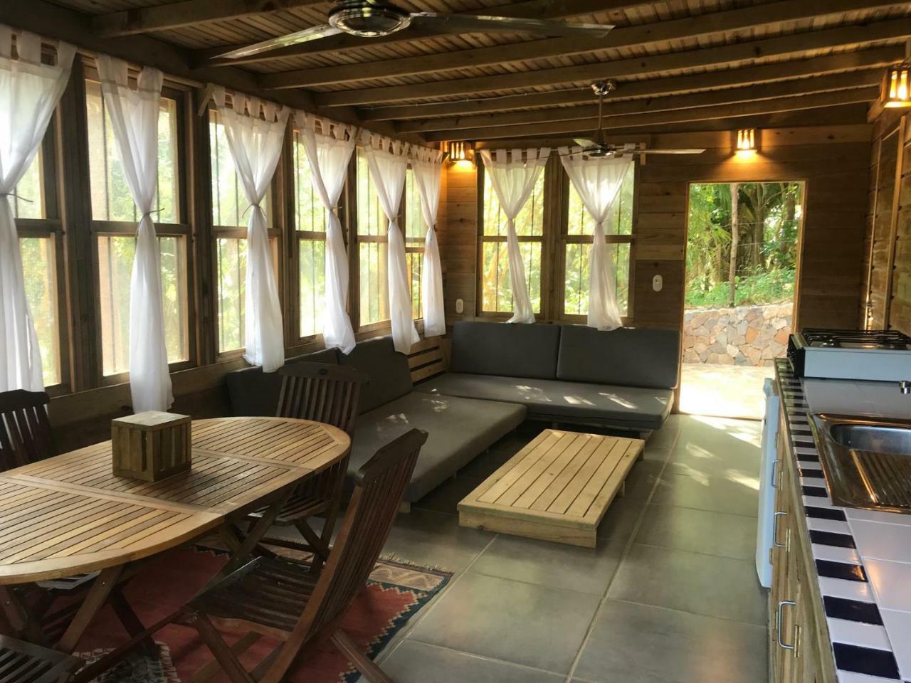 Roatan Bed & Breakfast Apartments West End Ngoại thất bức ảnh