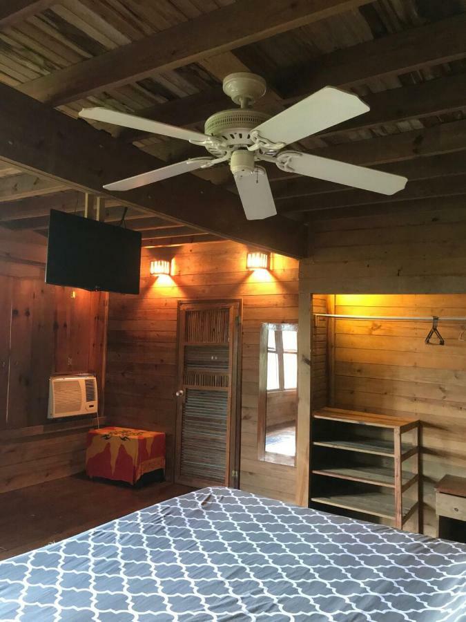 Roatan Bed & Breakfast Apartments West End Ngoại thất bức ảnh